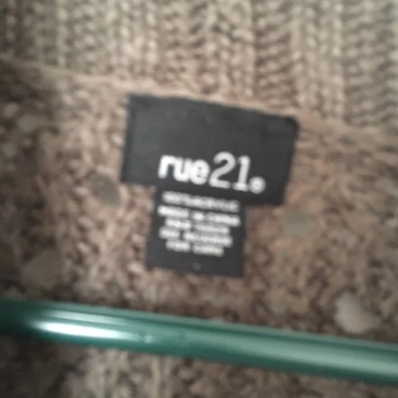 Rue 21 Olive Chunky Cardigan - Picture 3 of 3